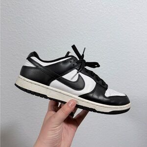 Nike dunk low black and white